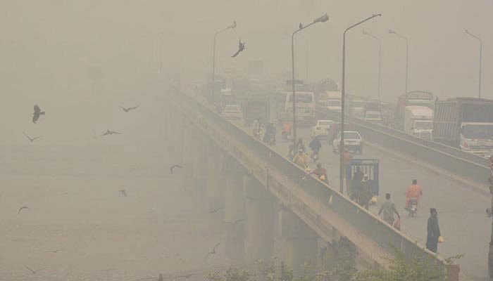 Smog Forces School and Office Closure in Punjab